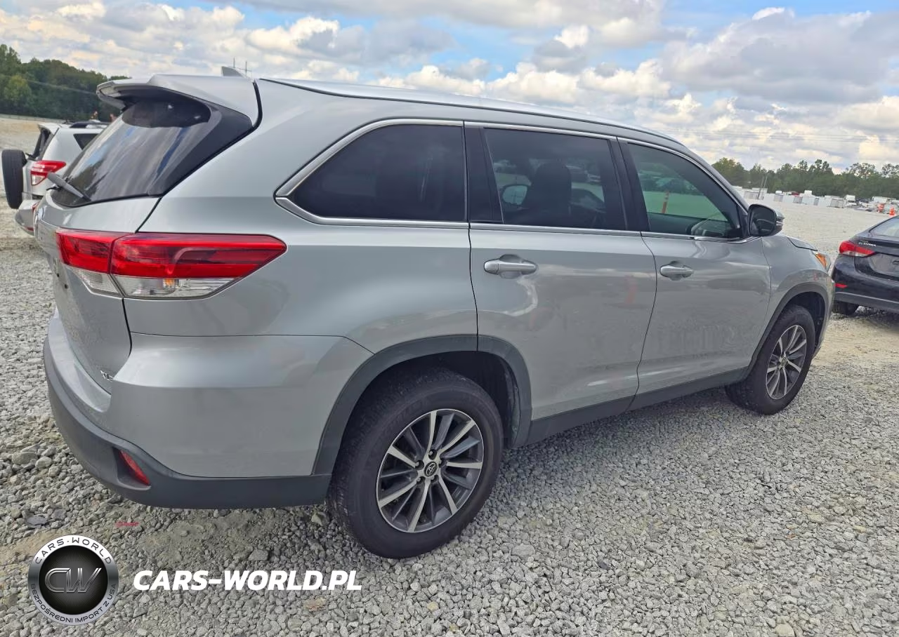 2019 Toyota Highlander Xle VIN:5TDKZRFH5KS348036 - 3