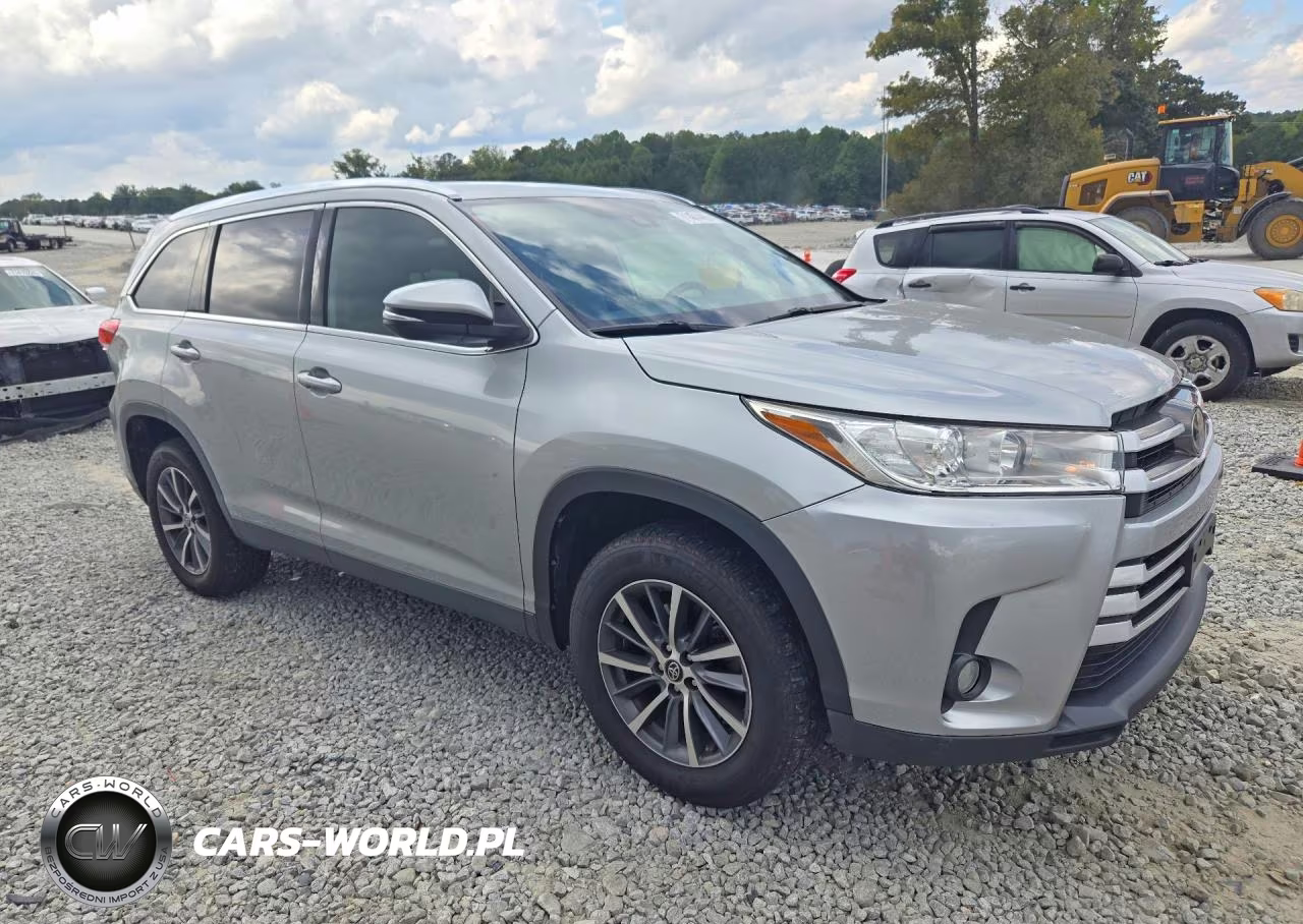 2019 Toyota Highlander Xle VIN:5TDKZRFH5KS348036 - 4