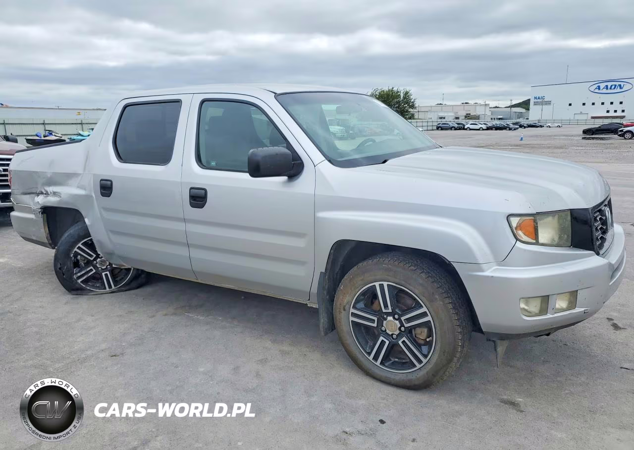 2012 Honda Ridgeline Sport VIN:5FPYK1F78CB451889 - 4