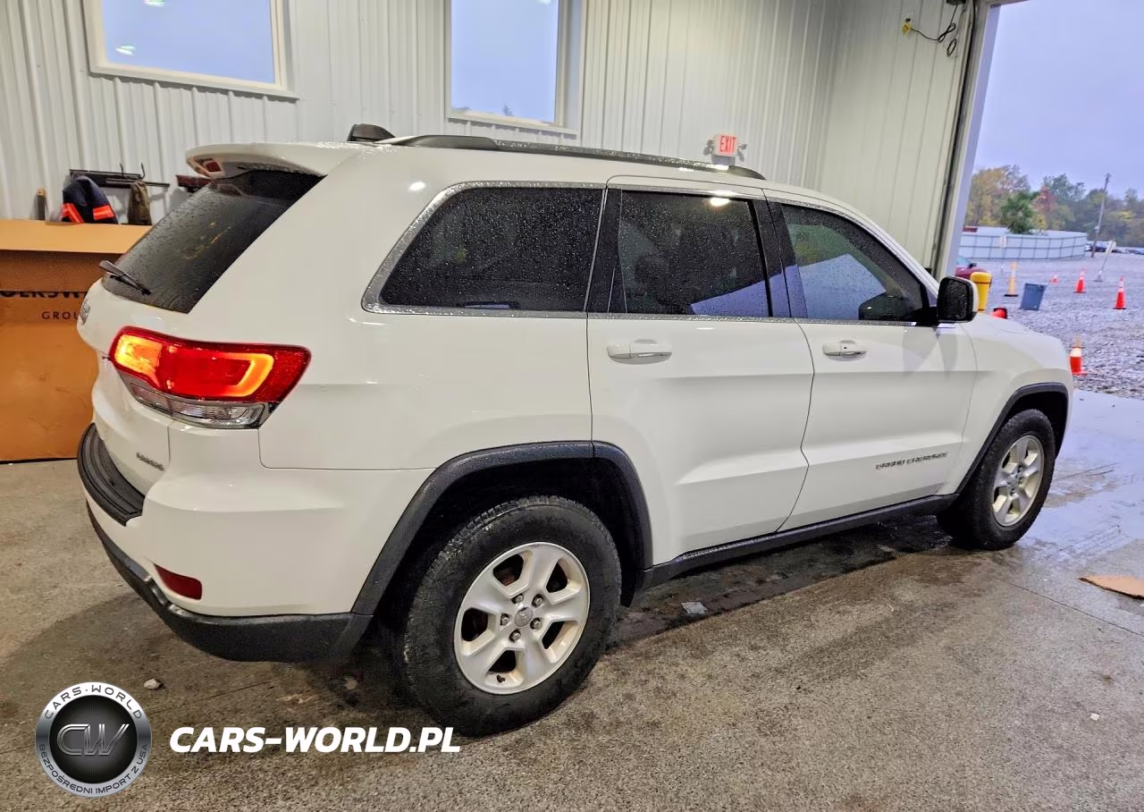 2016 Jeep Grand Cherokee Laredo VIN:1C4RJEAG0GC445747 - 3