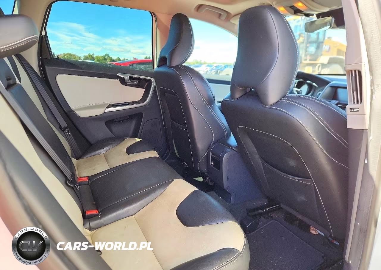 2017 Volvo Xc60 T6 Dynamic VIN:YV449MRRXH2157015 - 11