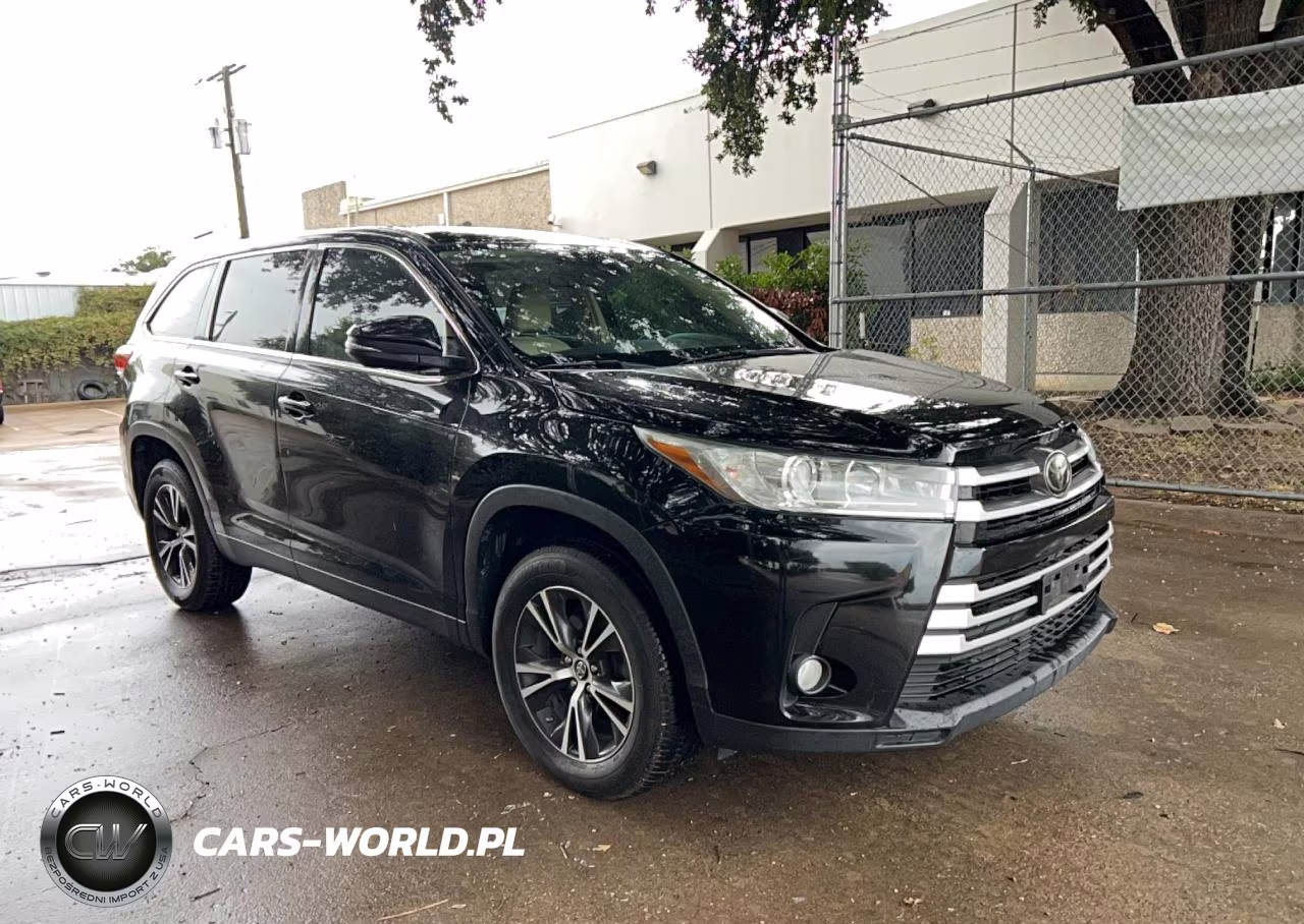 2019 Toyota Highlander Le Plus VIN:5TDZZRFH9KS309982 - 1
