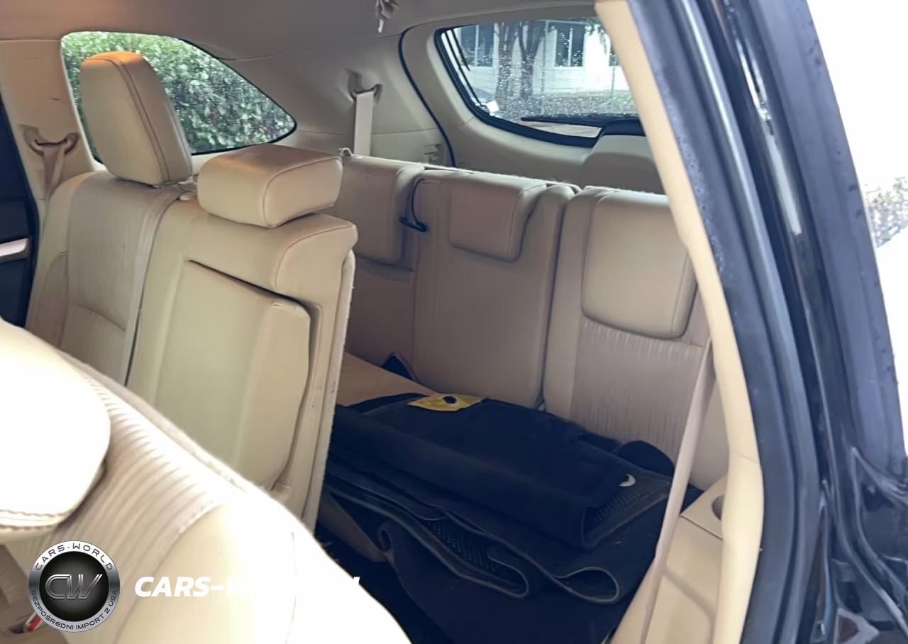 2019 Toyota Highlander Le Plus VIN:5TDZZRFH9KS309982 - 11