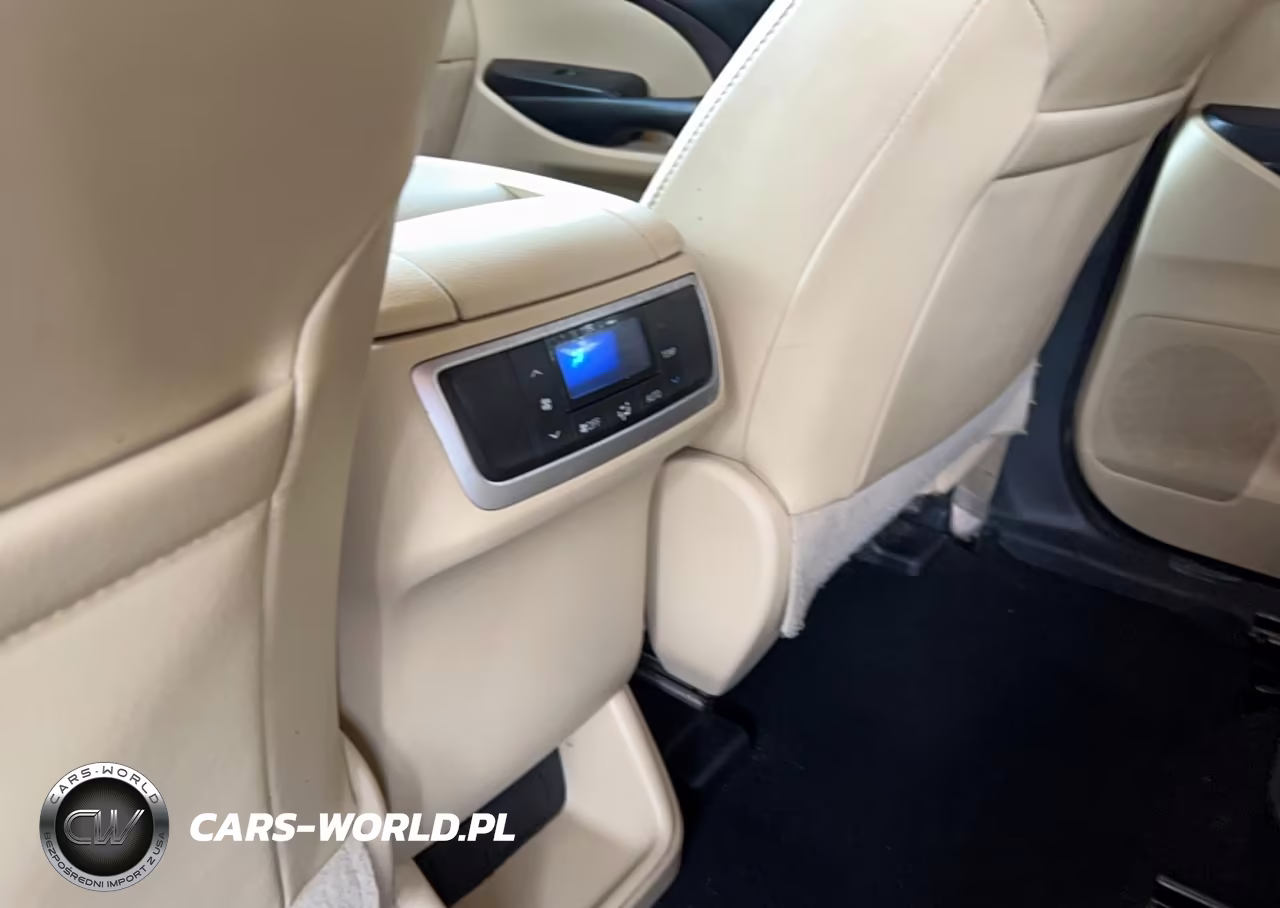 2019 Toyota Highlander Le Plus VIN:5TDZZRFH9KS309982 - 12