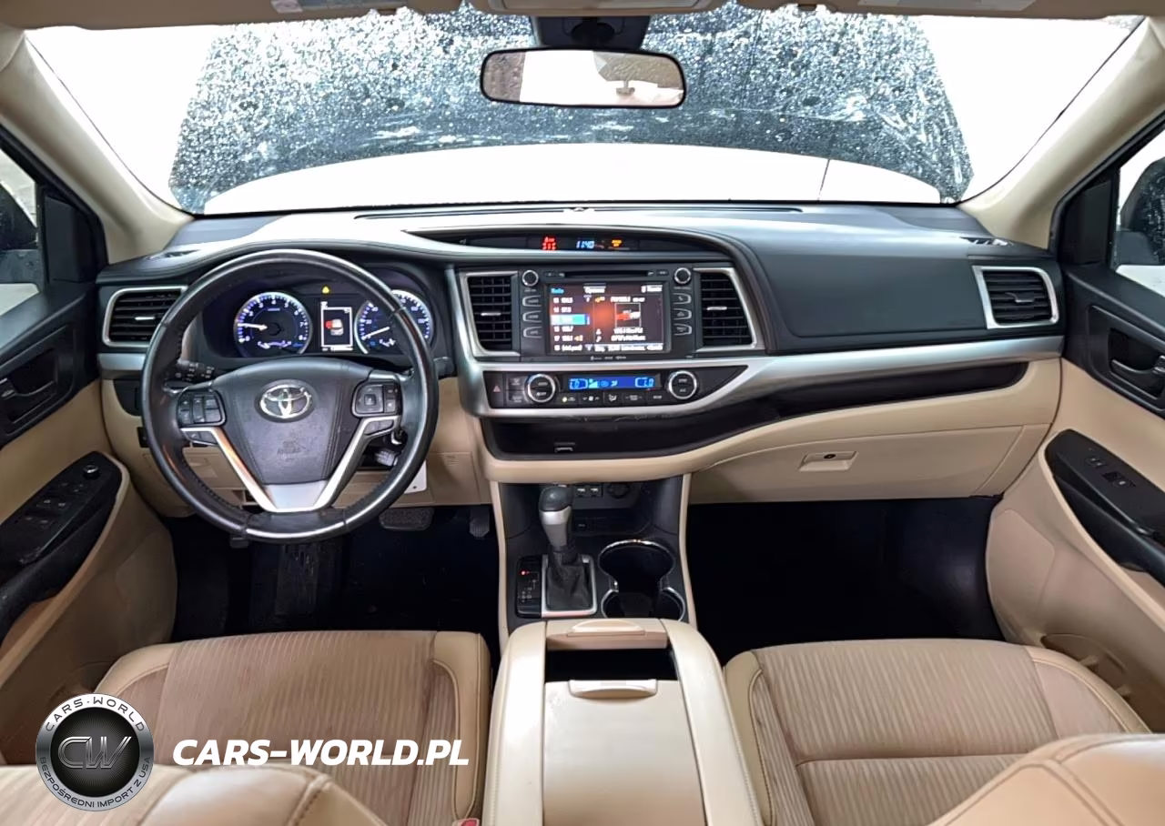 2019 Toyota Highlander Le Plus VIN:5TDZZRFH9KS309982 - 9