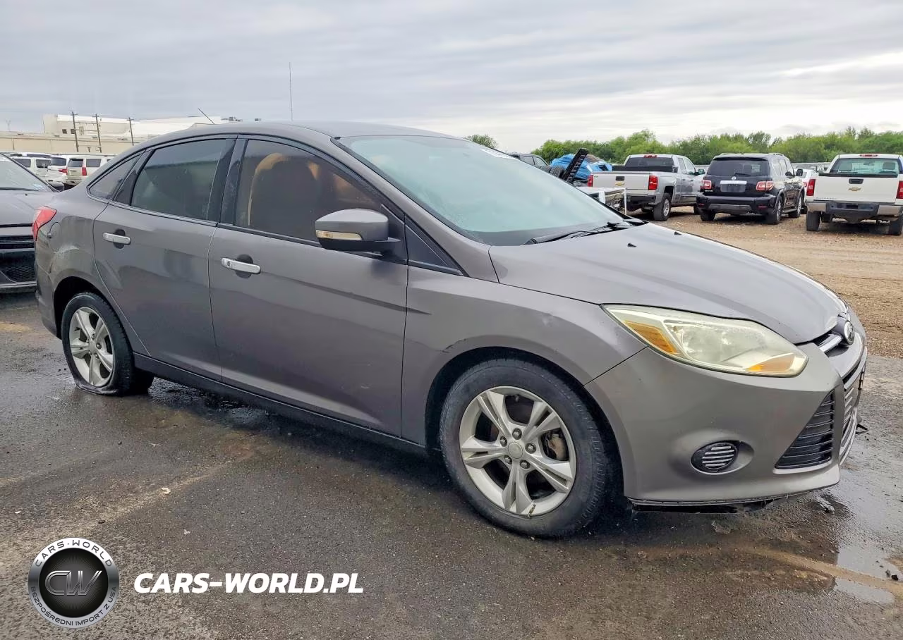 2013 Ford Focus Se VIN:1FADP3F26DL220504 - 4