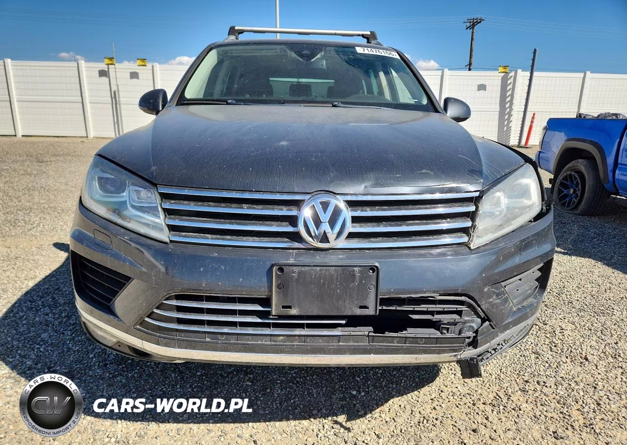 2016 Volkswagen Touareg Sport VIN:WVGEF9BP2GD011261 - 5