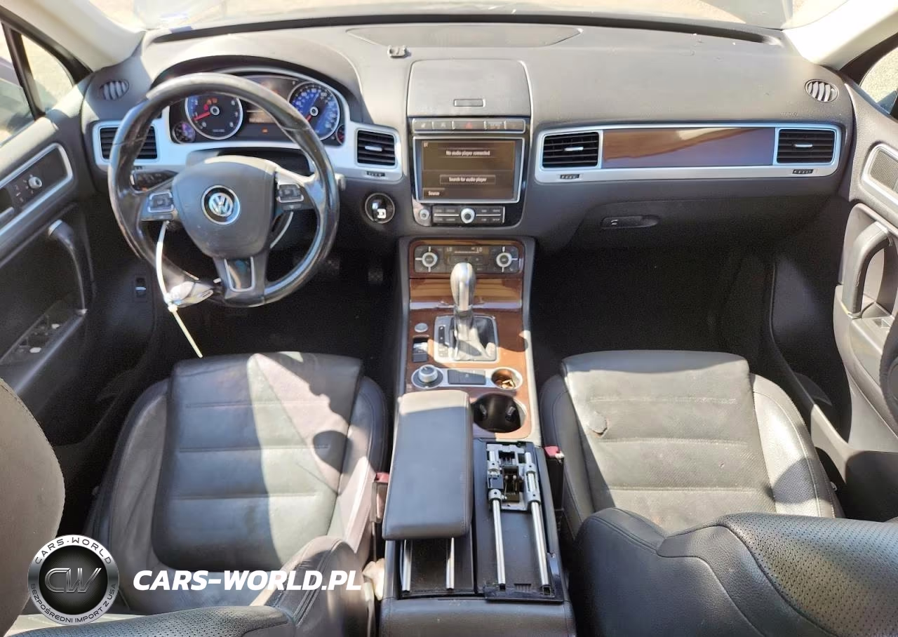2016 Volkswagen Touareg Sport VIN:WVGEF9BP2GD011261 - 8