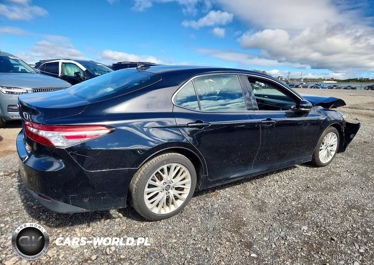 2018 Toyota Camry Hybrid Xle VIN:4T1B21HK4JU504670 - 3