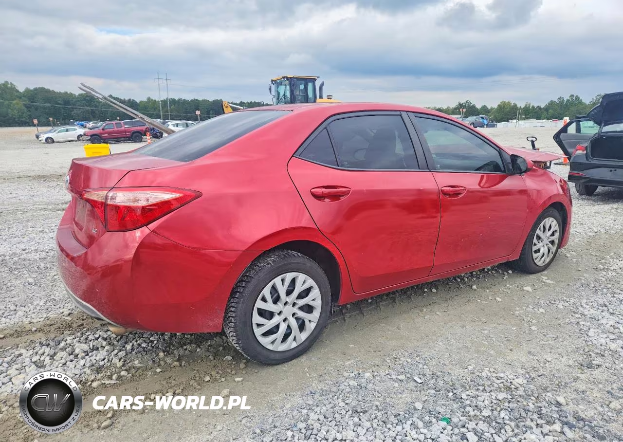 2017 Toyota Corolla Le VIN:2T1BURHE2HC884705 - 3
