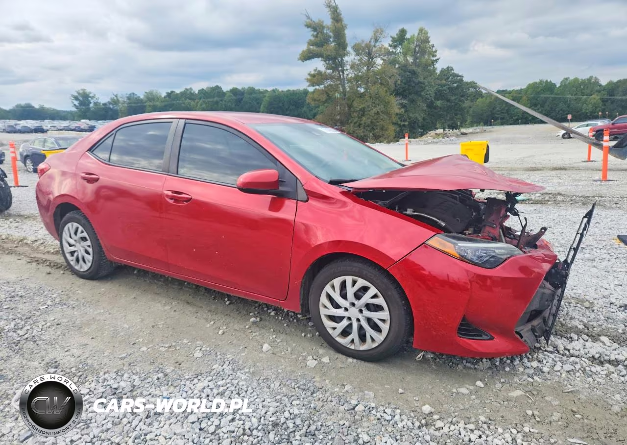 2017 Toyota Corolla Le VIN:2T1BURHE2HC884705 - 4