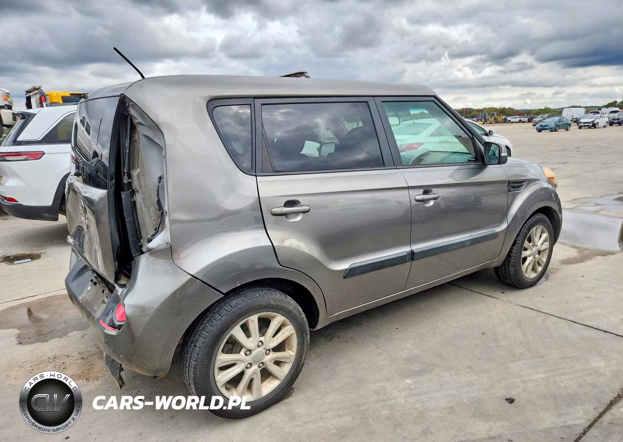 2013 Kia Soul + VIN:KNDJT2A64D7578464 - 3