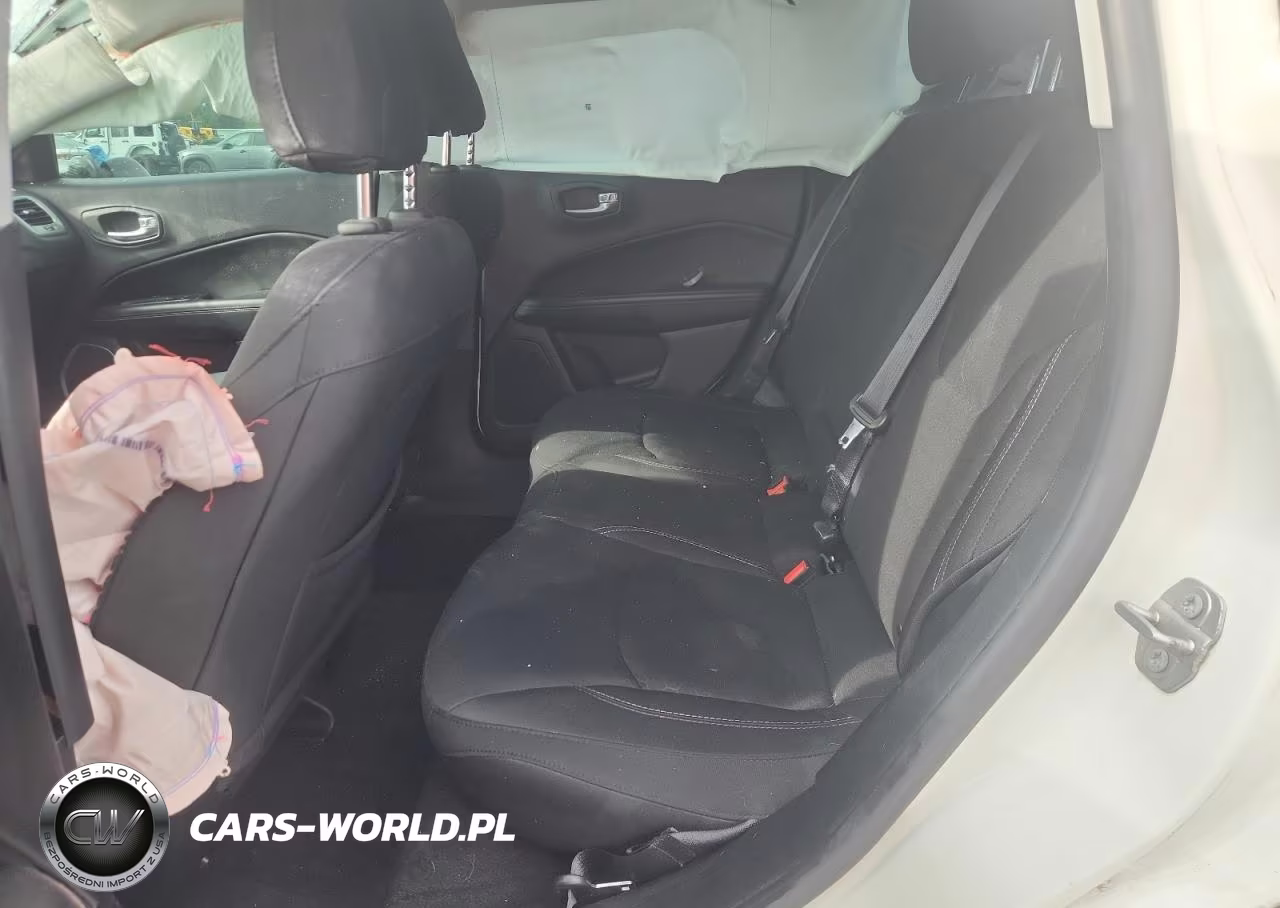 2018 Jeep Compass Sport VIN:3C4NJCAB5JT356422 - 11