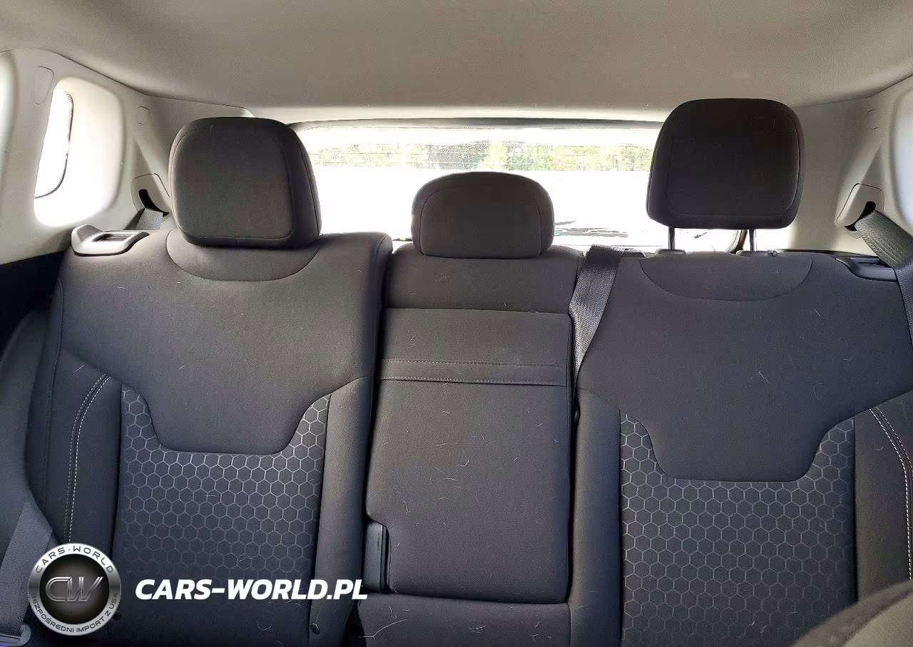 2018 Jeep Compass Sport VIN:3C4NJCAB4JT186182 - 10