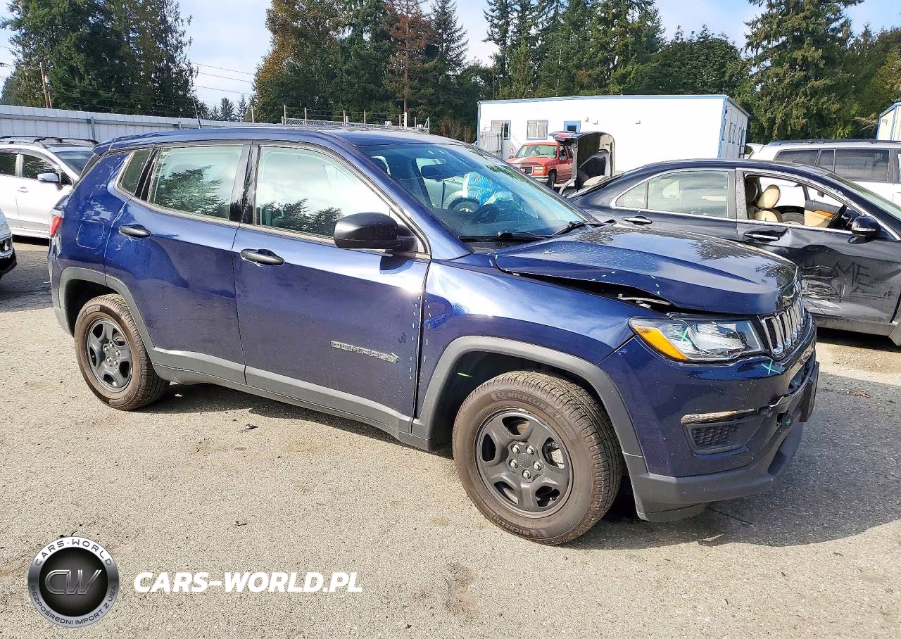 2018 Jeep Compass Sport VIN:3C4NJCAB4JT186182 - 4
