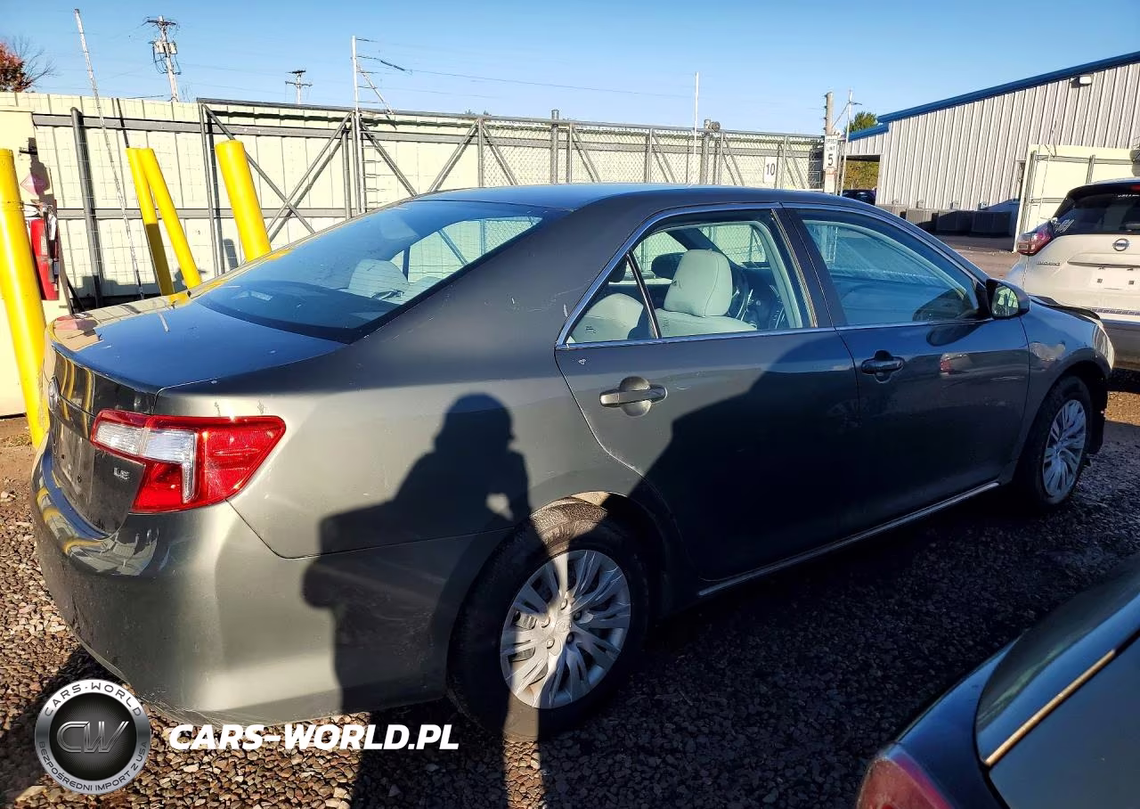 2013 Toyota Camry Le VIN:4T1BF1FK0DU680496 - 3