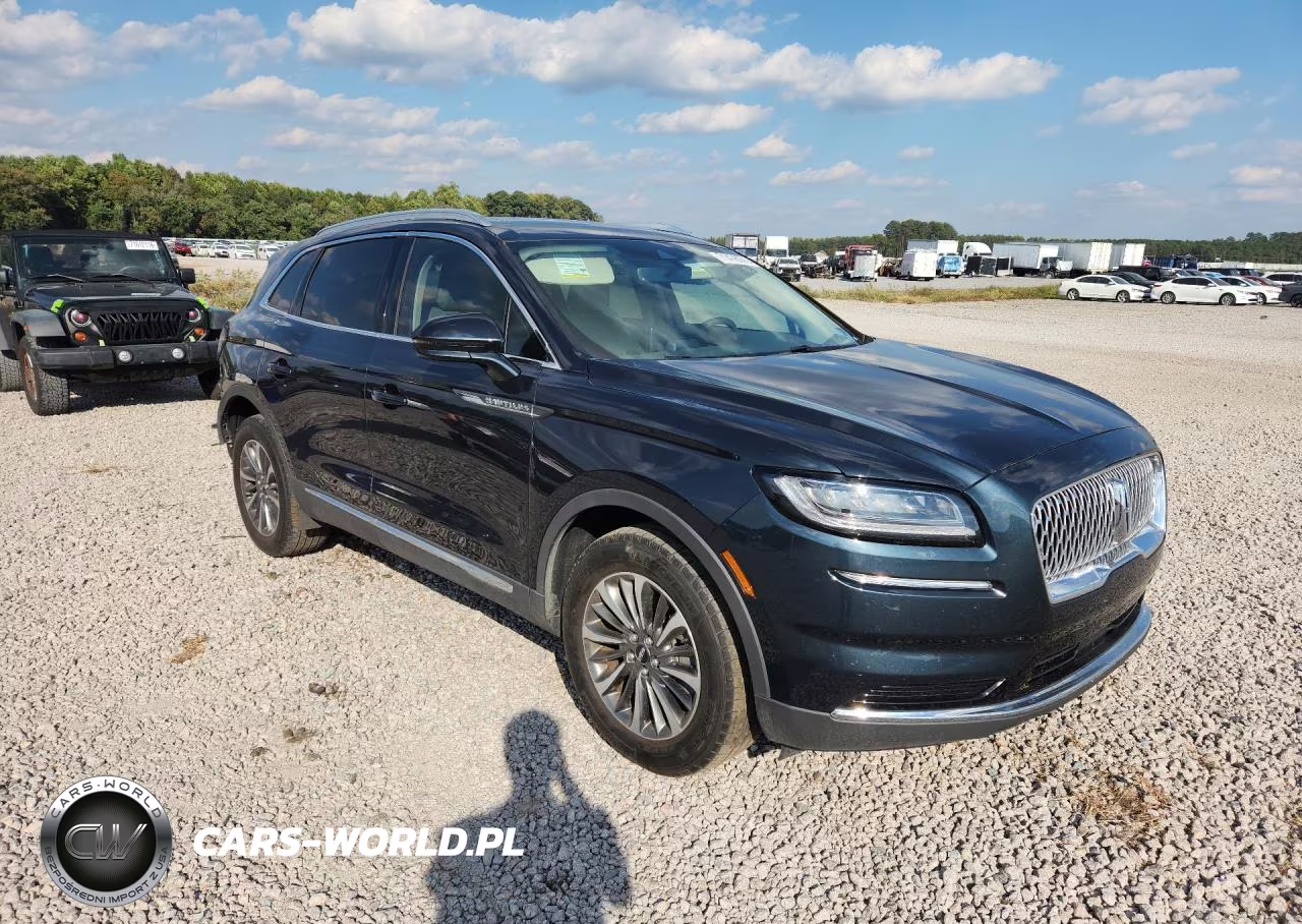 2023 Lincoln Nautilus Reserve VIN:2LMPJ8K92PBL26056 - 4
