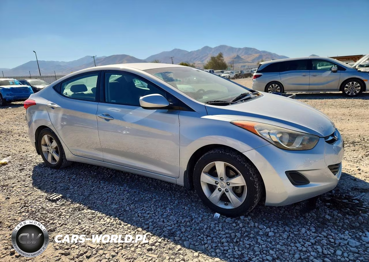 2013 Hyundai Elantra Gls VIN:KMHDH4AE8DU962553 - 4