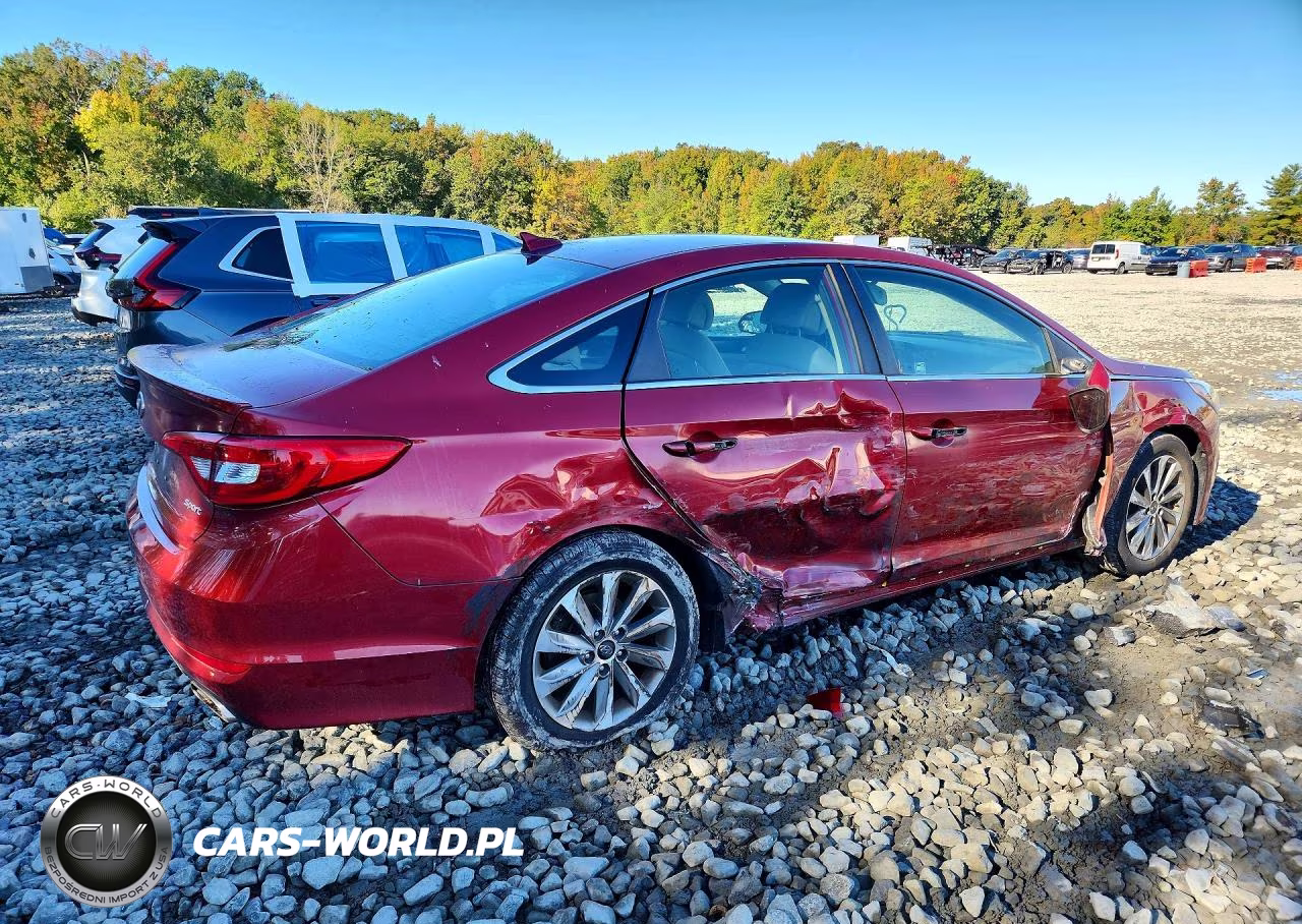 2015 Hyundai Sonata Sport VIN:5NPE34AF5FH027357 - 3