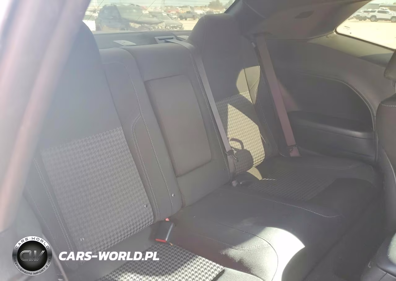 2019 Dodge Challenger Sxt VIN:2C3CDZAG0KH735517 - 10