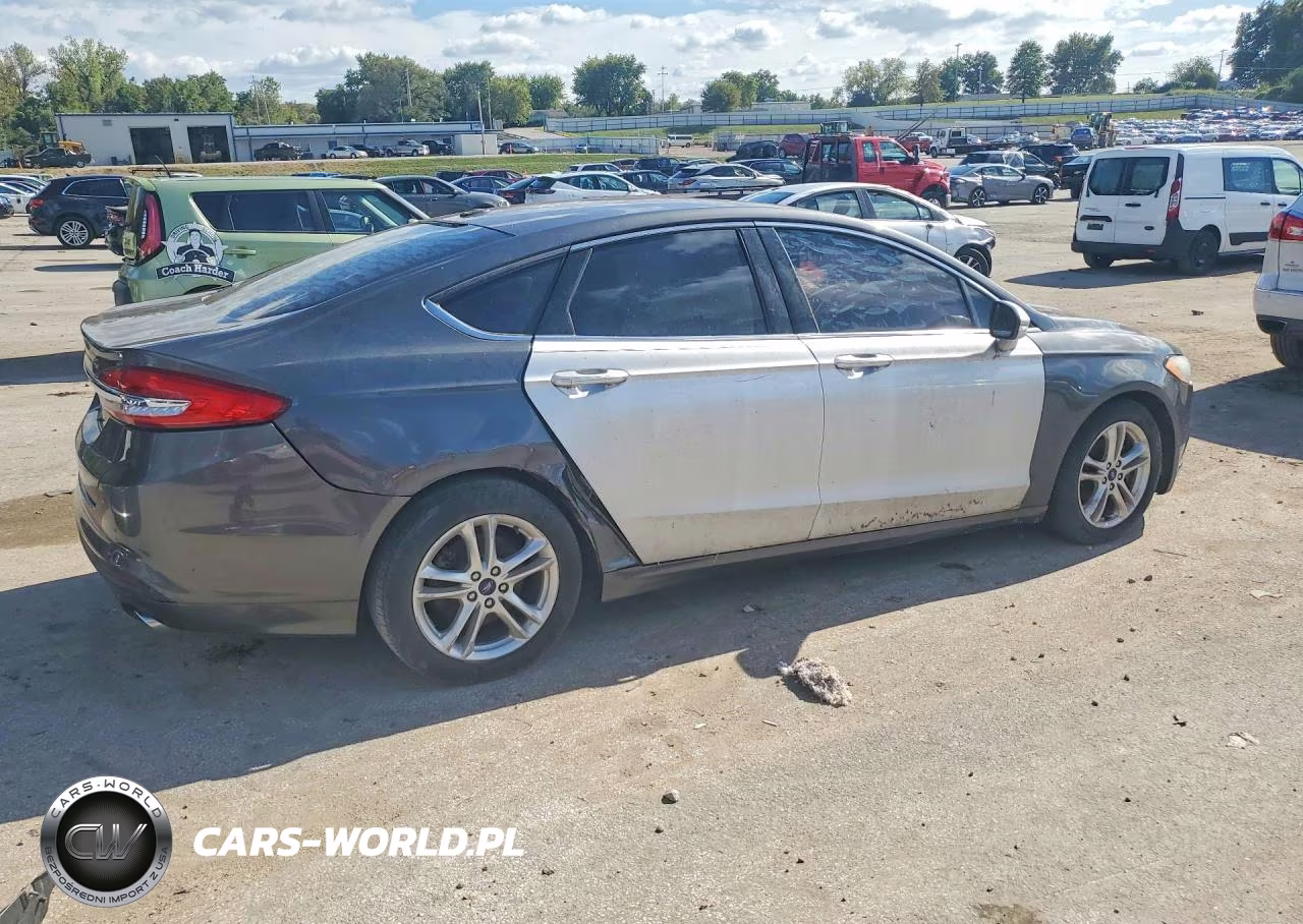 2018 Ford Fusion Se VIN:3FA6P0H70JR104227 - 3
