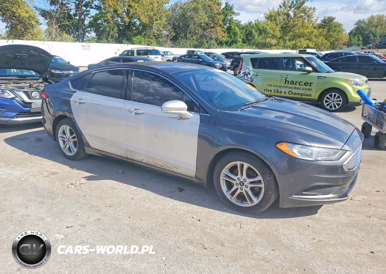 2018 Ford Fusion Se VIN:3FA6P0H70JR104227 - 4