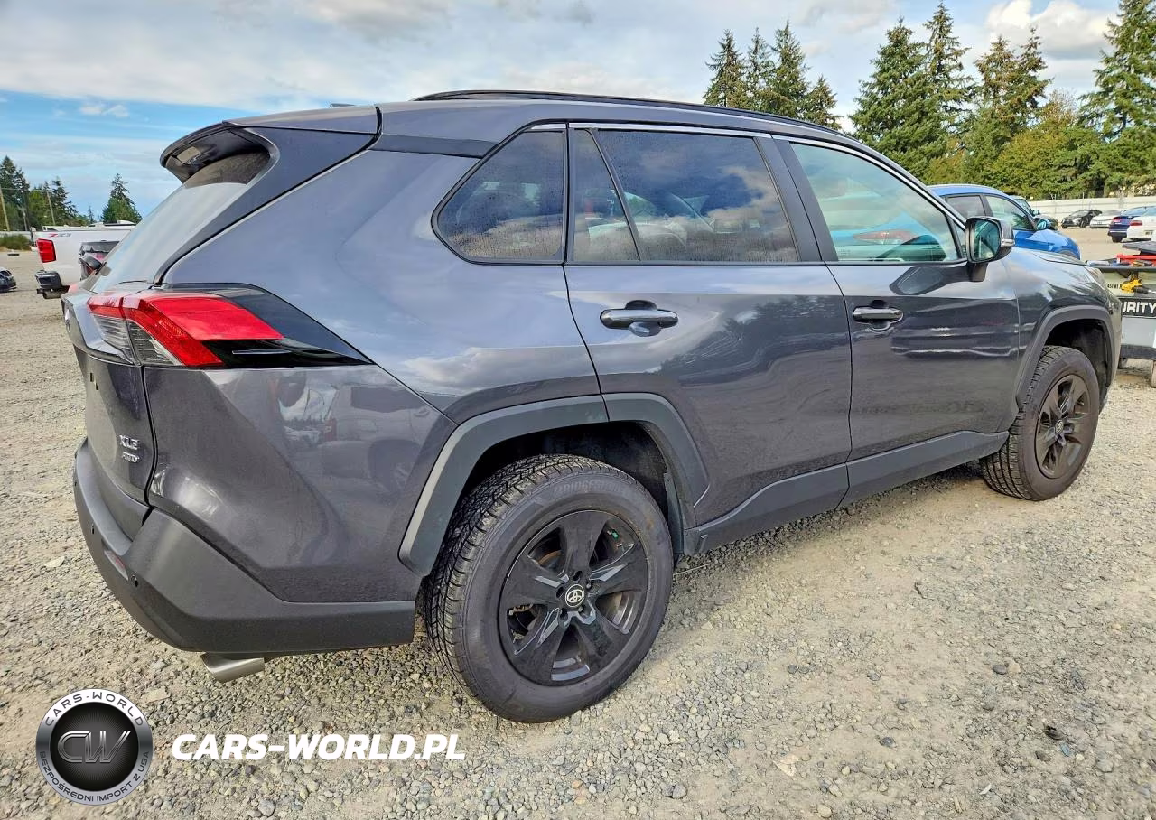 2024 Toyota Rav4 Xle VIN:2T3P1RFV7RW473552 - 3