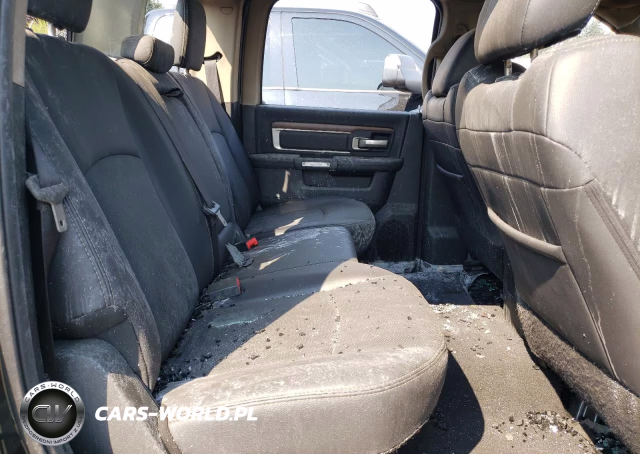 2017 Ram 2500 Laramie VIN:3C6UR5FLXHG502812 - 10