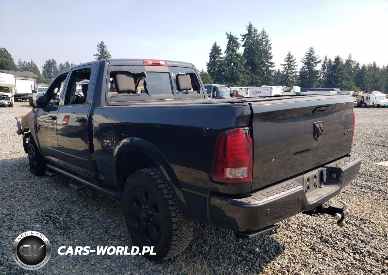 2017 Ram 2500 Laramie VIN:3C6UR5FLXHG502812 - 2