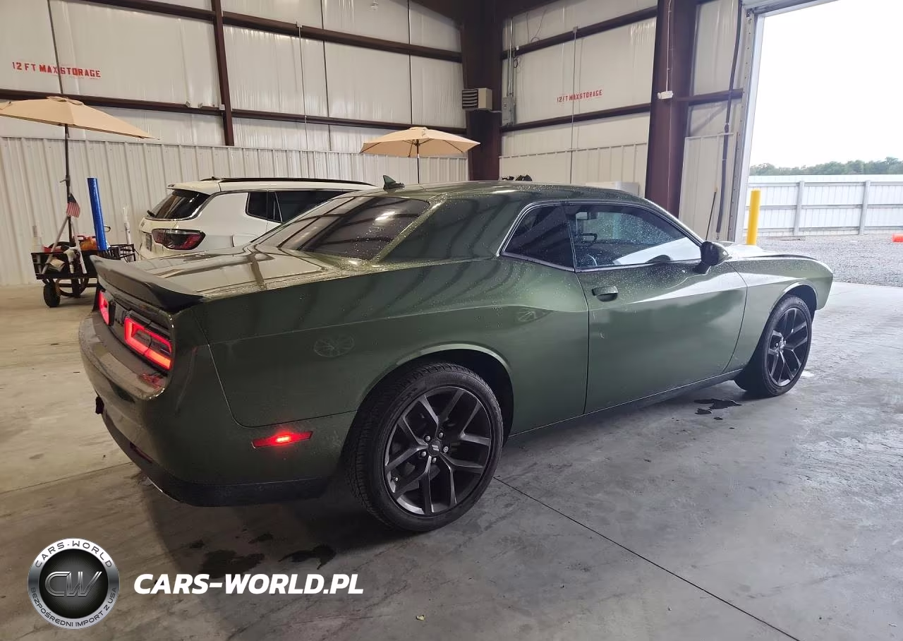 2021 Dodge Challenger Sxt VIN:2C3CDZAG5MH573399 - 3