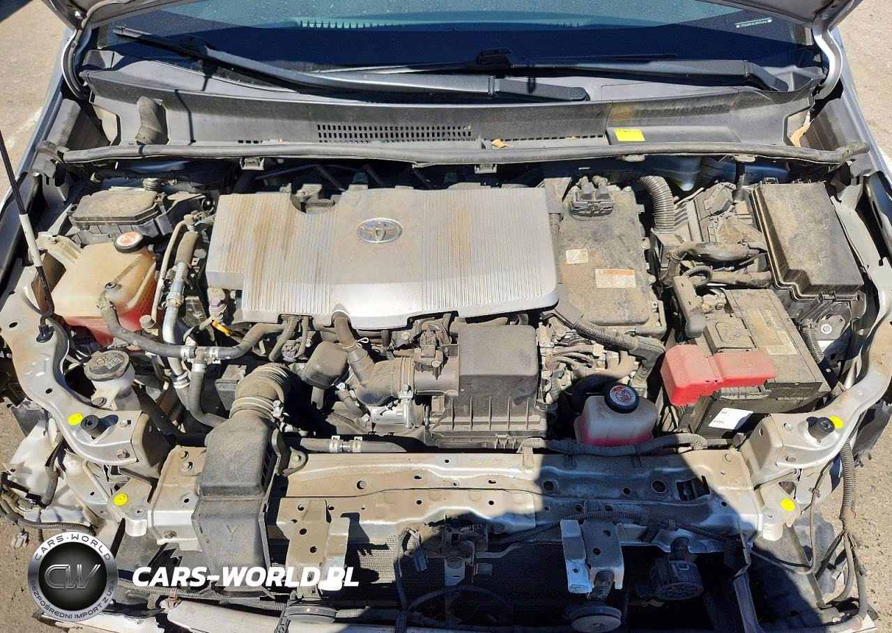 2018 Toyota Prius Three Touring VIN:JTDKARFU9J3553654 - 11
