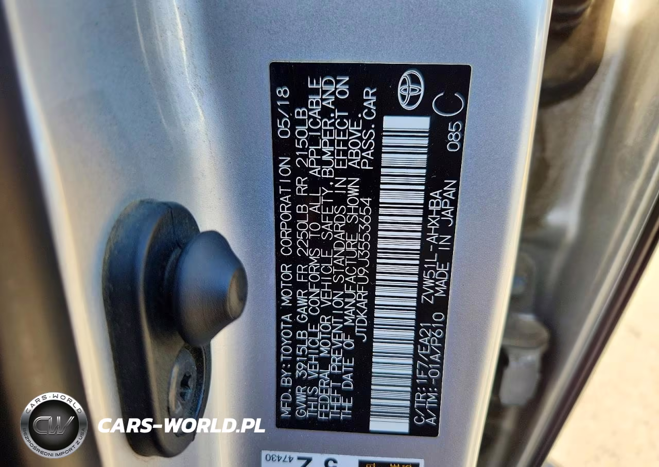 2018 Toyota Prius Three Touring VIN:JTDKARFU9J3553654 - 13