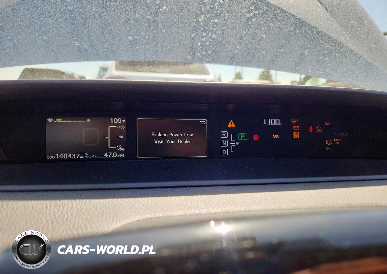 2018 Toyota Prius Three Touring VIN:JTDKARFU9J3553654 - 9