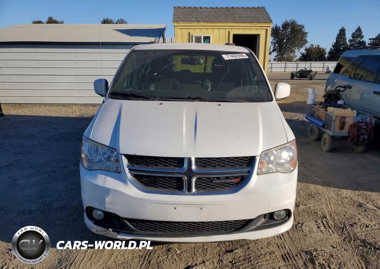 2017 Dodge Grand Caravan Sxt VIN:2C4RDGCG4HR638914 - 5