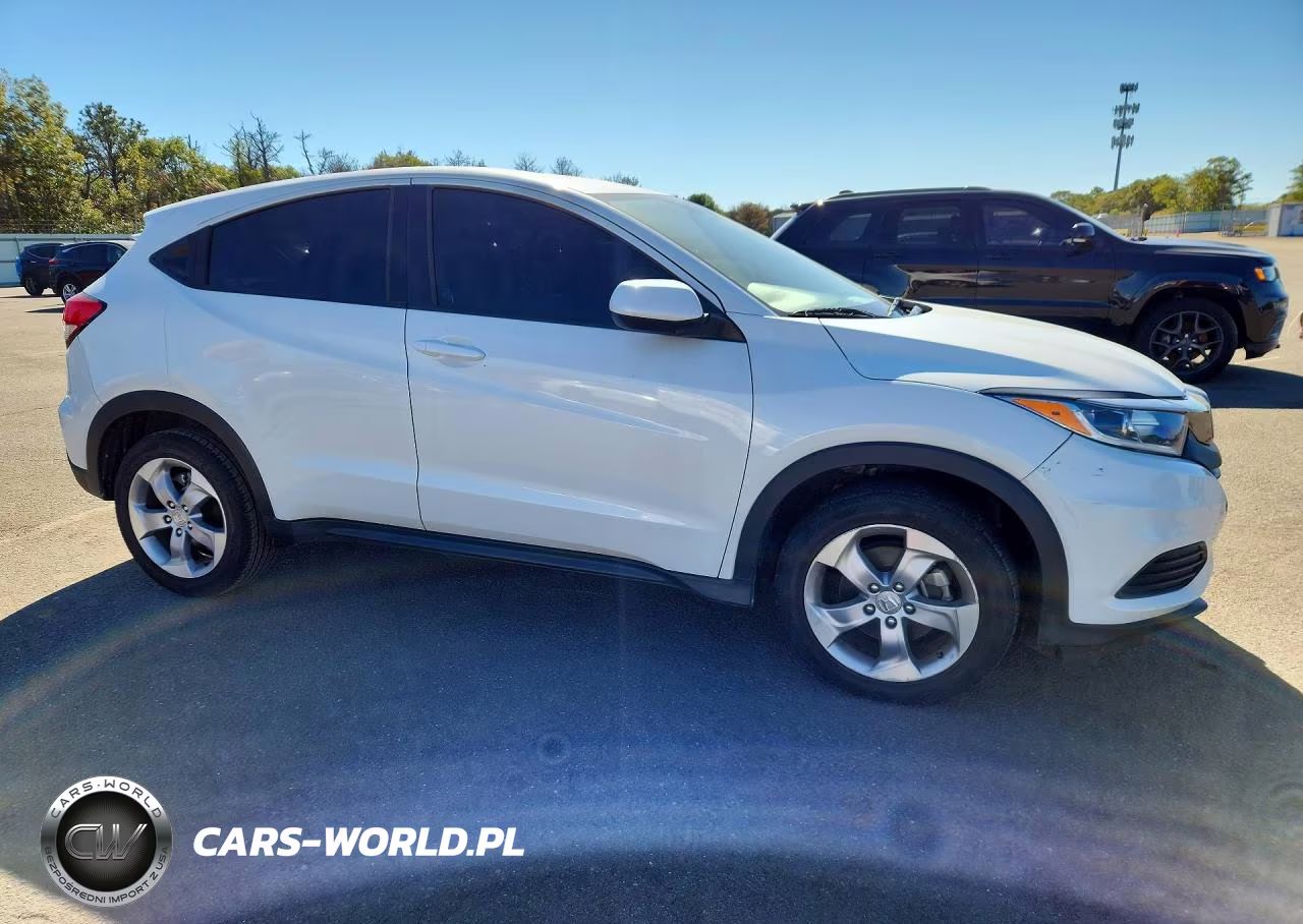 2021 Honda Hr-V Lx VIN:3CZRU6H37MM722236 - 4