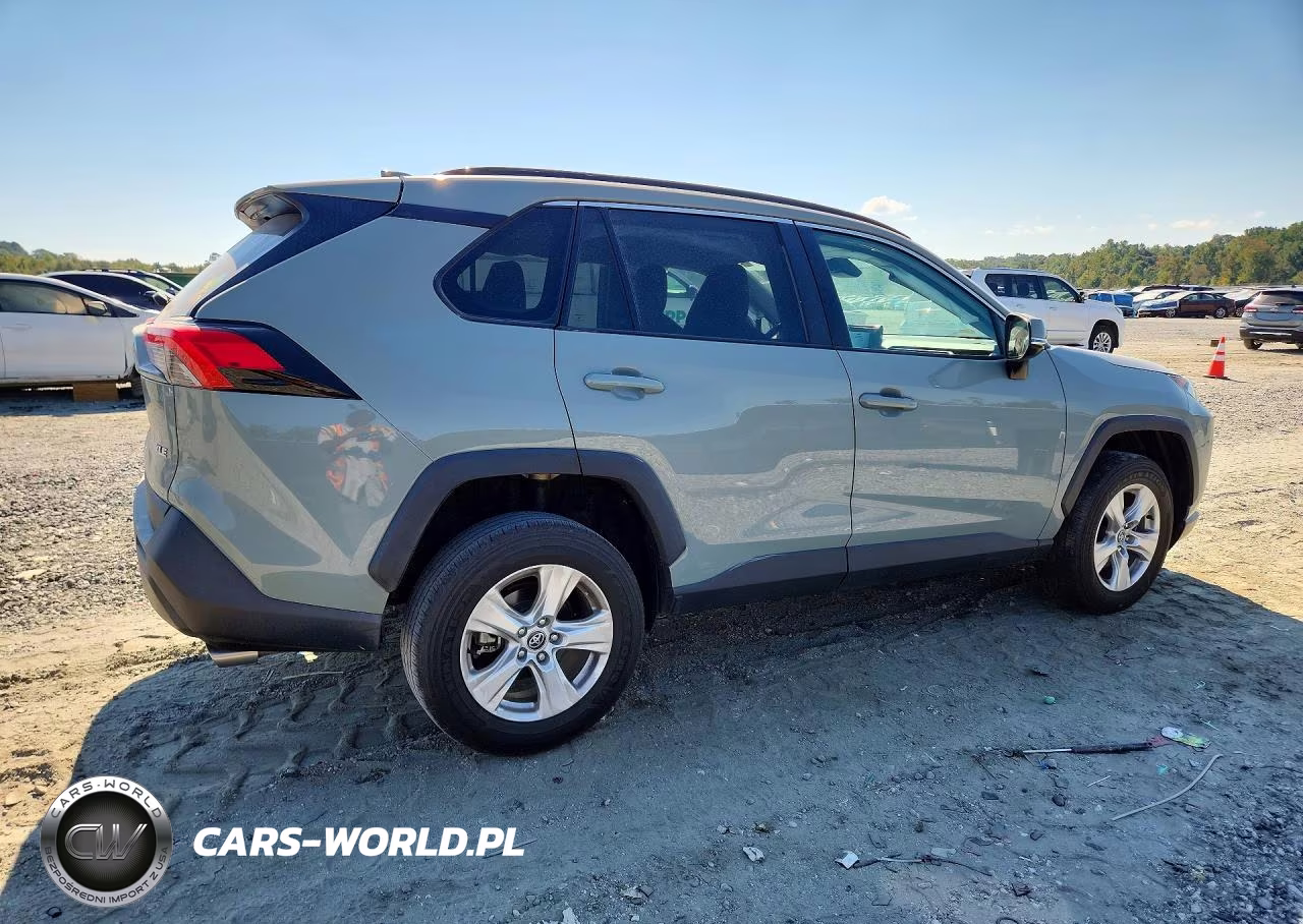 2021 Toyota Rav4 Xle VIN:2T3W1RFV4MW112123 - 3