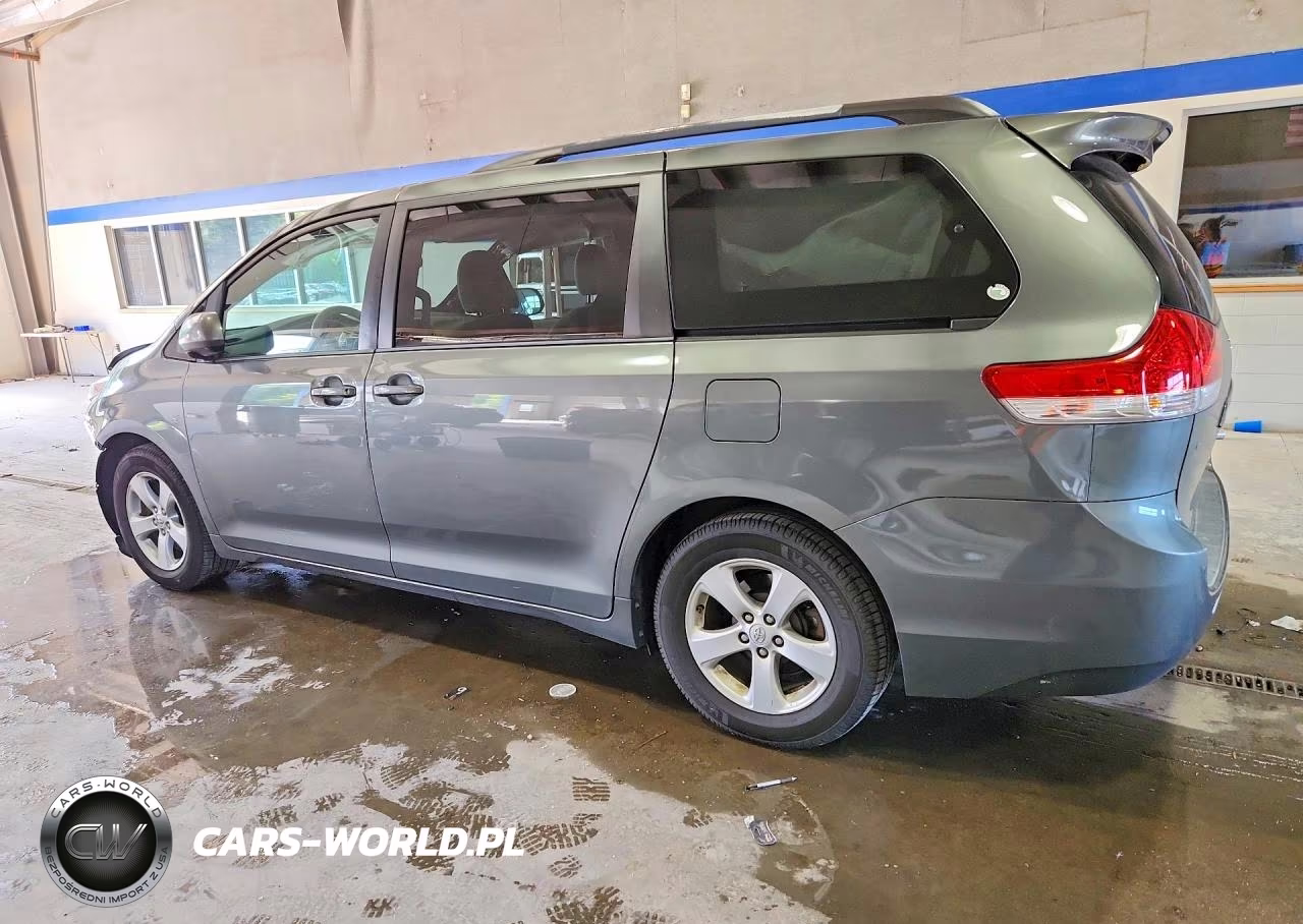 2014 Toyota Sienna Le VIN:5TDKK3DC6ES437921 - 2