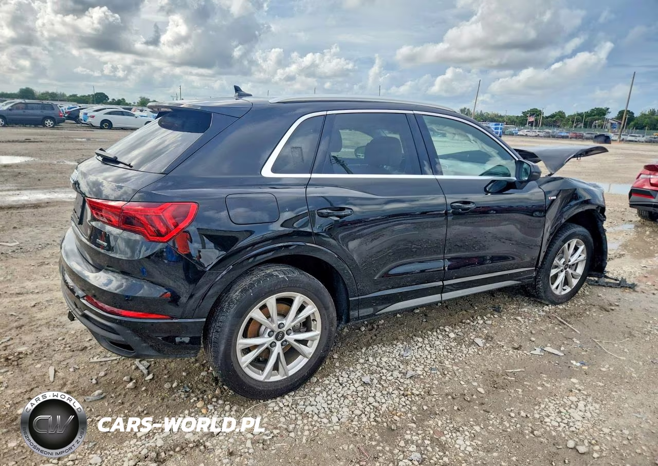 2025 Audi Q3 Premium S Line 45 VIN:WA1DECF32S1053716 - 3