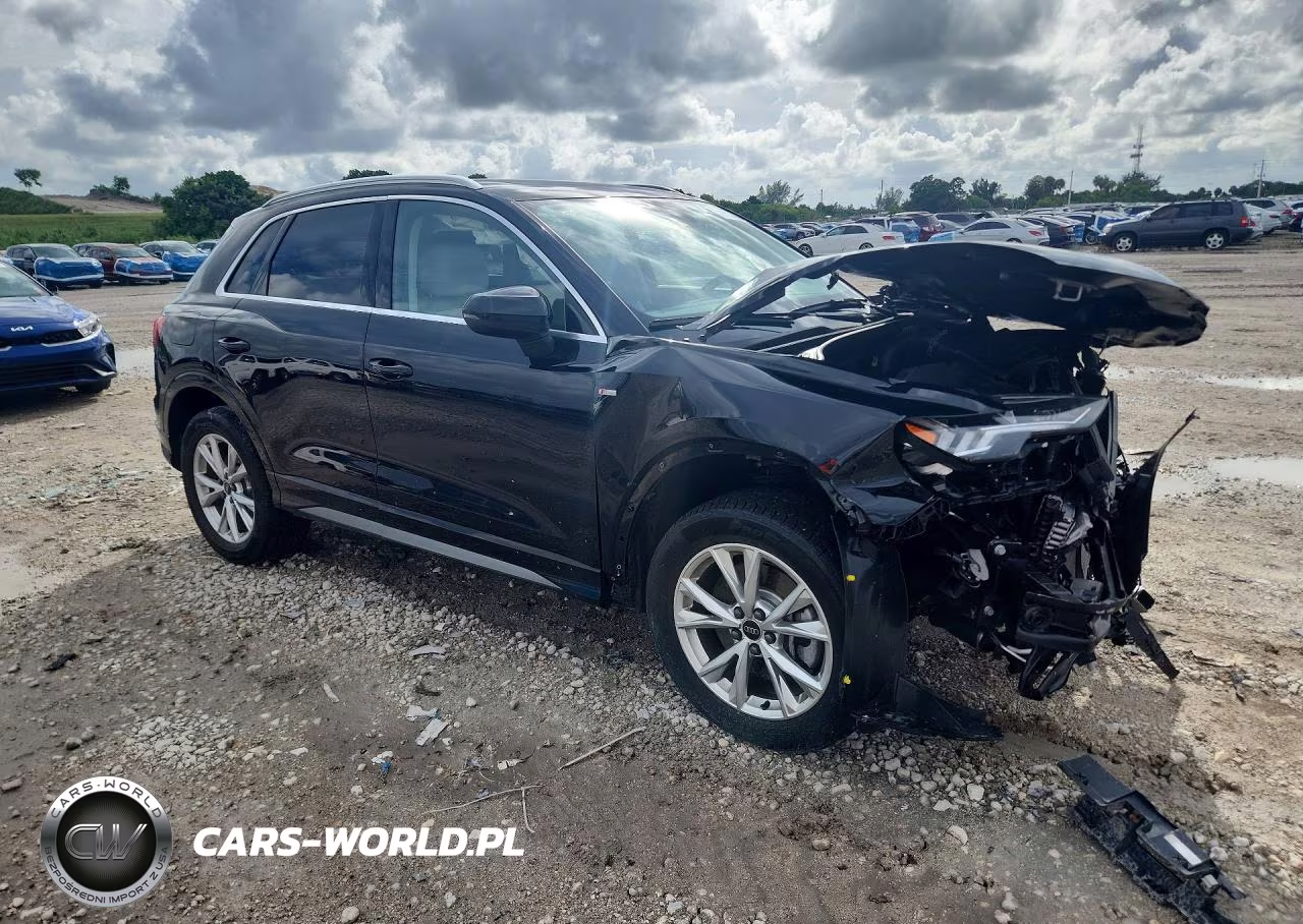 2025 Audi Q3 Premium S Line 45 VIN:WA1DECF32S1053716 - 4