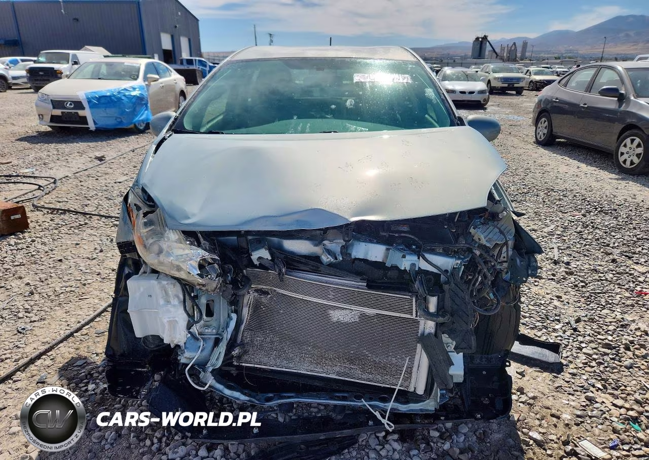 2013 Toyota Prius Two VIN:JTDKN3DU0D5544631 - 5