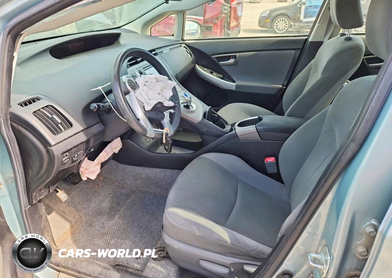 2013 Toyota Prius Two VIN:JTDKN3DU0D5544631 - 7