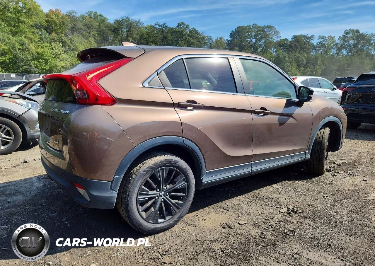 2018 Mitsubishi Eclipse Cross Le VIN:JA4AT4AA8JZ065471 - 3