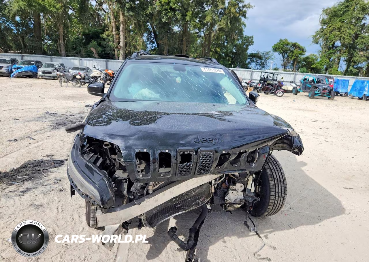 2019 Jeep Cherokee Latitude Plus VIN:1C4PJLLB0KD448292 - 5