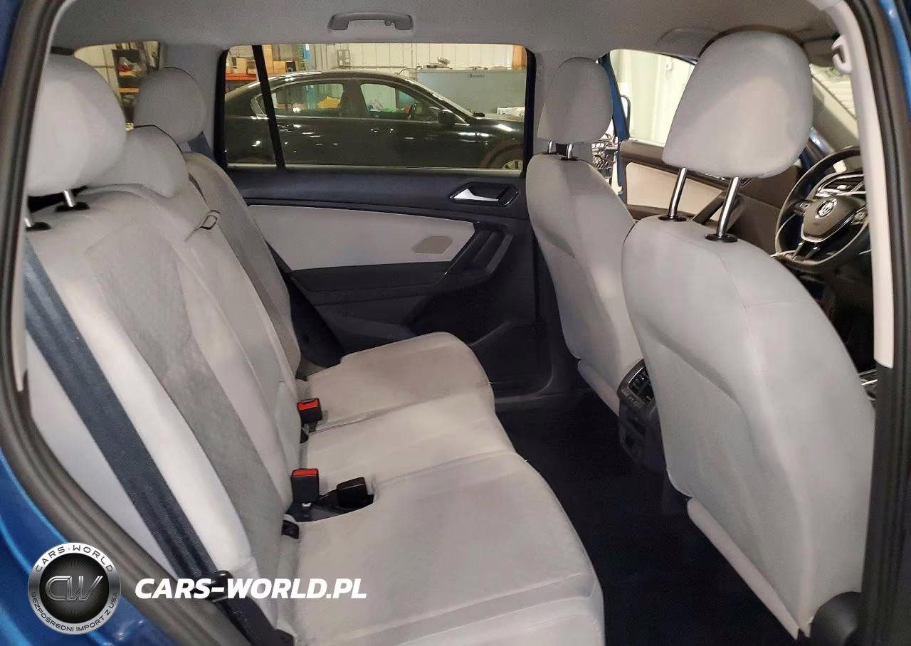 2018 Volkswagen Tiguan S VIN:3VV0B7AX1JM123532 - 11