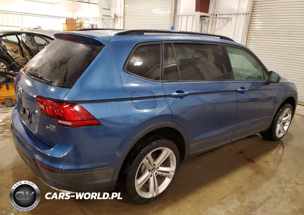 2018 Volkswagen Tiguan S VIN:3VV0B7AX1JM123532 - 3