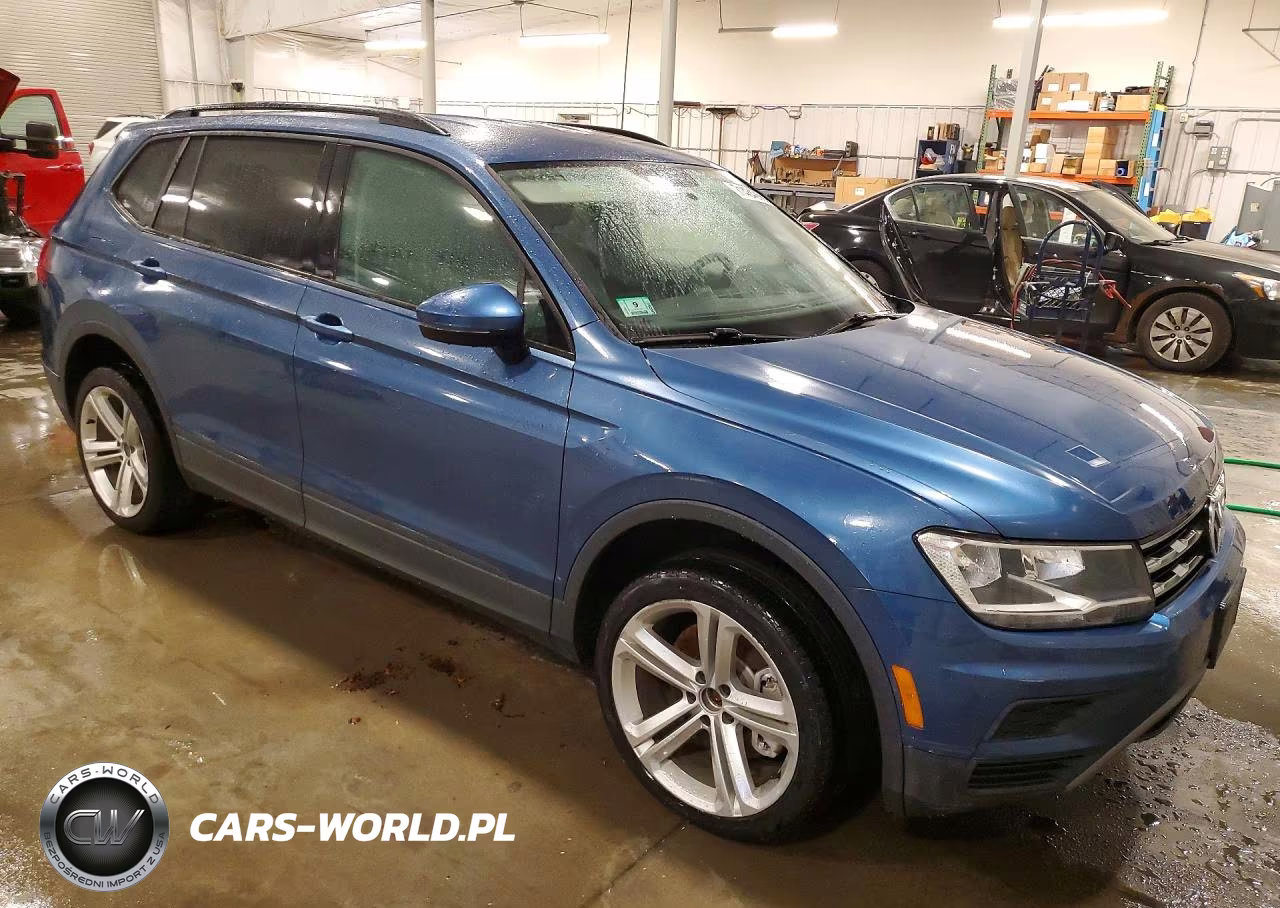 2018 Volkswagen Tiguan S VIN:3VV0B7AX1JM123532 - 4