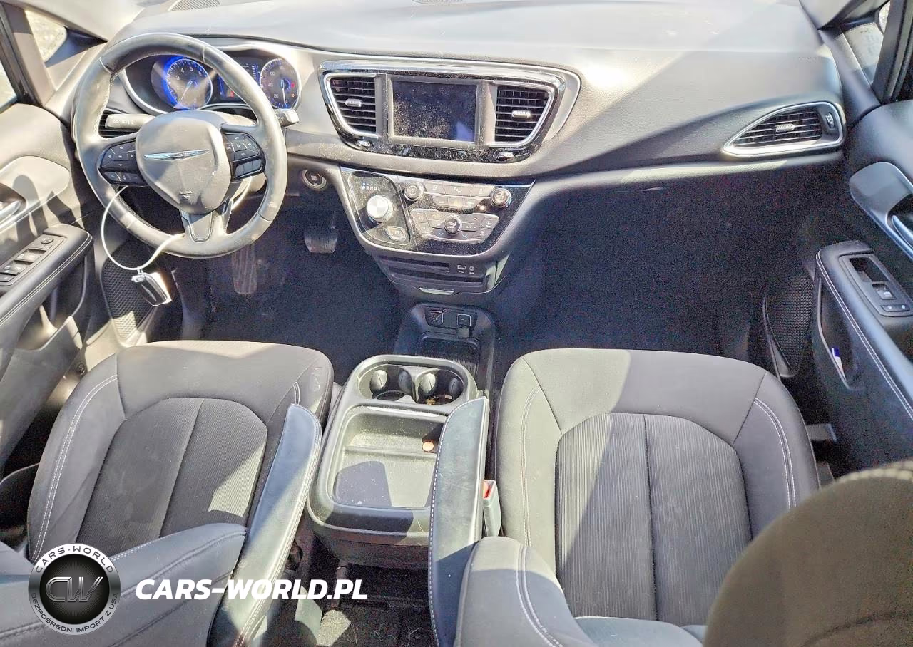 2018 Chrysler Pacifica Touring Plus VIN:2C4RC1FG3JR361934 - 8