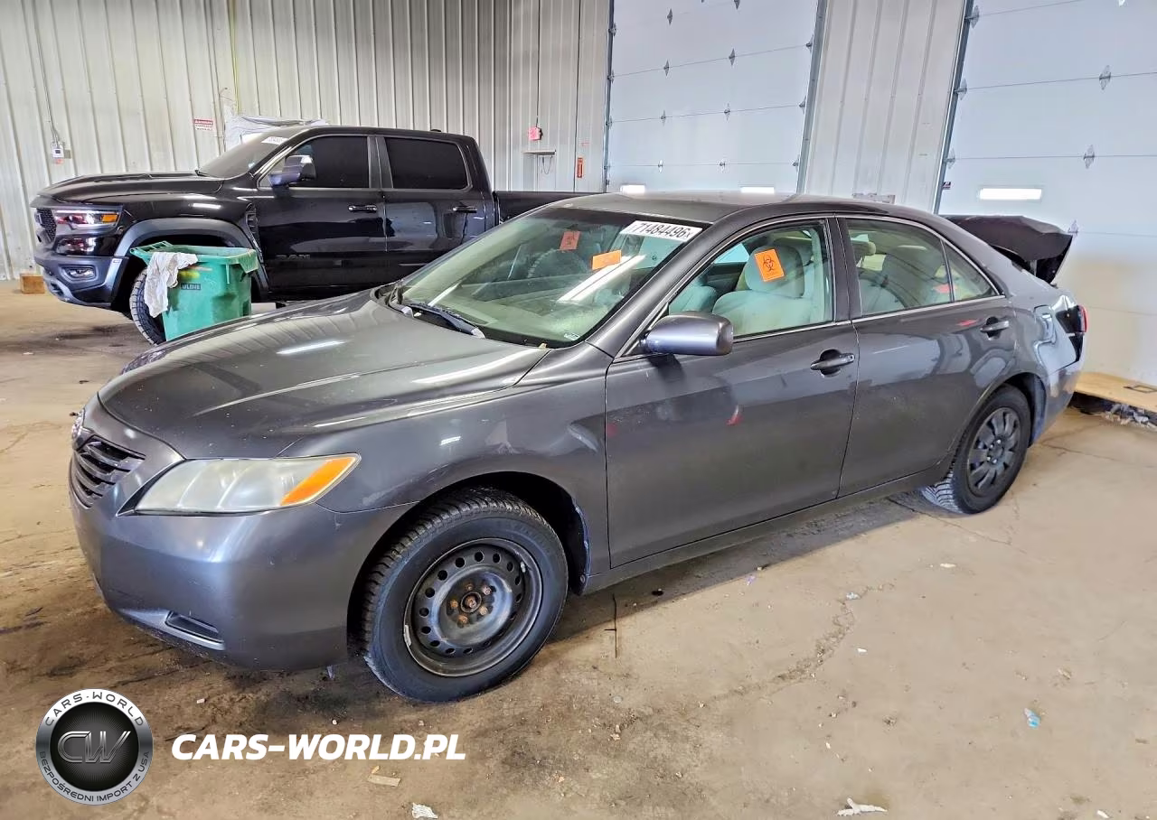 2009 Toyota Camry Le – zdjęcie 1 z 12
