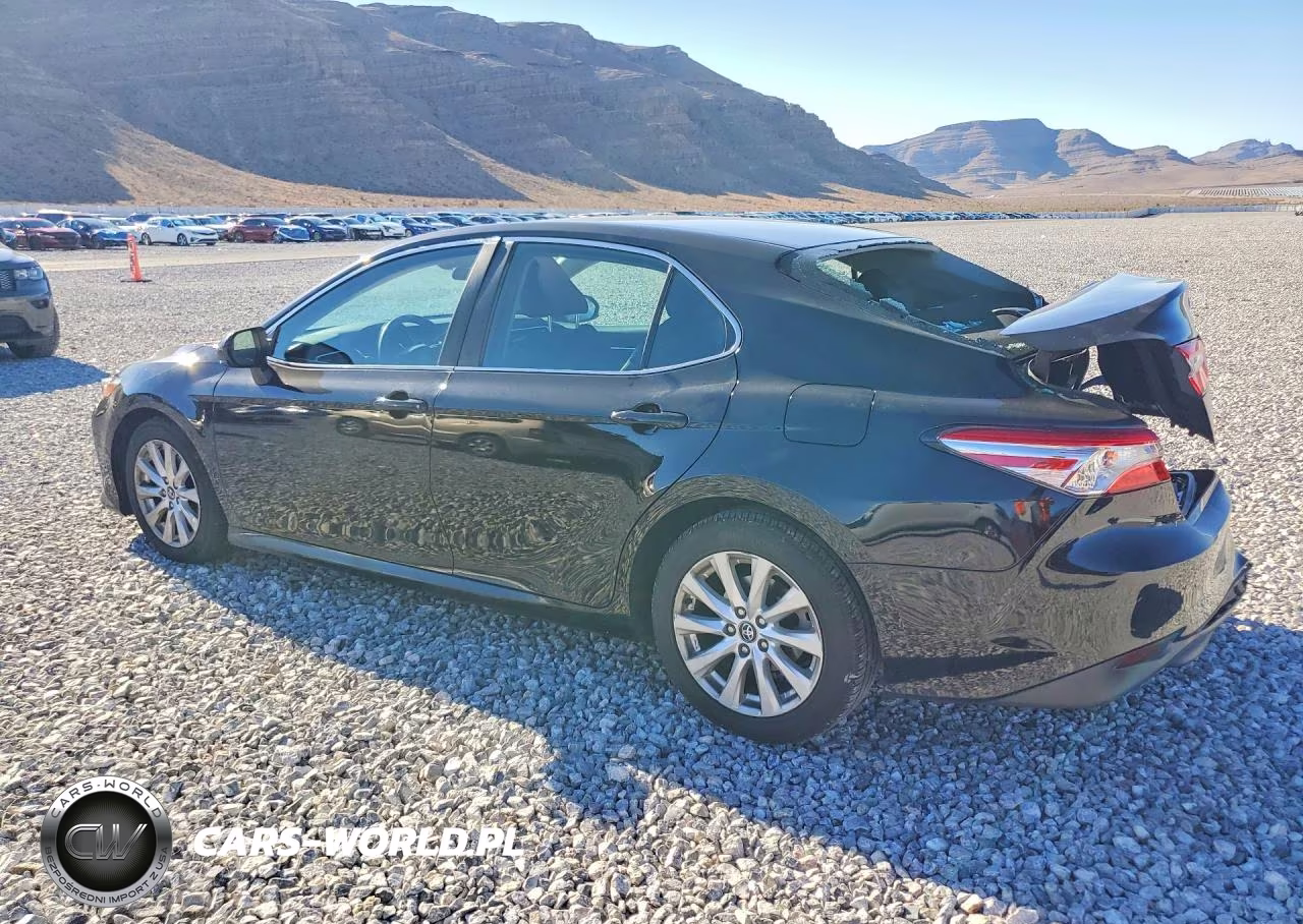 2018 Toyota Camry Le VIN:4T1B11HK2JU511216 - 2