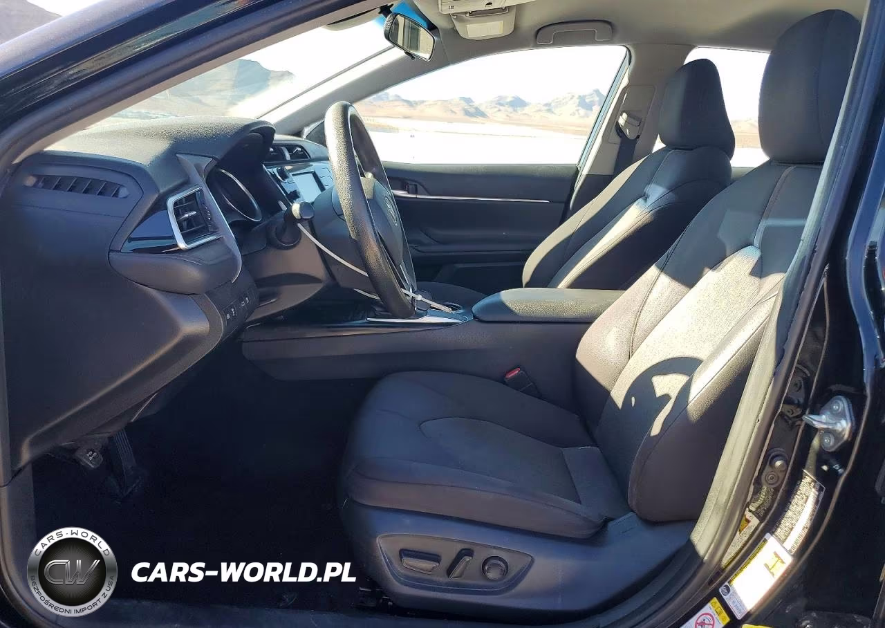 2018 Toyota Camry Le VIN:4T1B11HK2JU511216 - 7